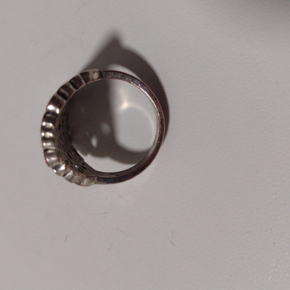 Woman's ring - Picture 2 of 2